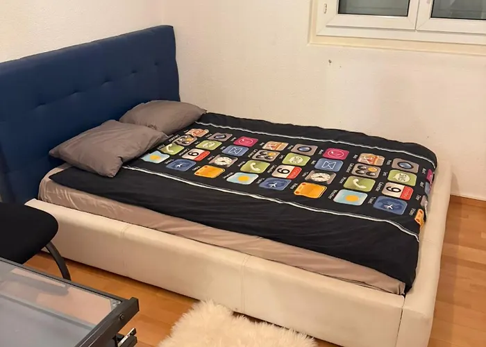 Casa de hóspedes Private In The Villa, Near Station