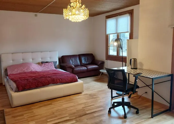 Private In The Villa, Near Station Pensjonat